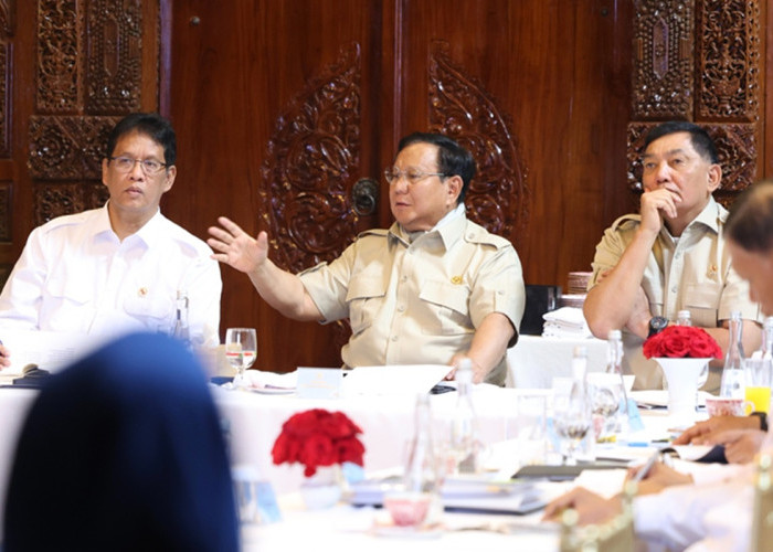 Prabowo Instruksikan Kemendiktisaintek Siapkan 2.000 Profesional Muda untuk BUMN dan Swasta Nasional