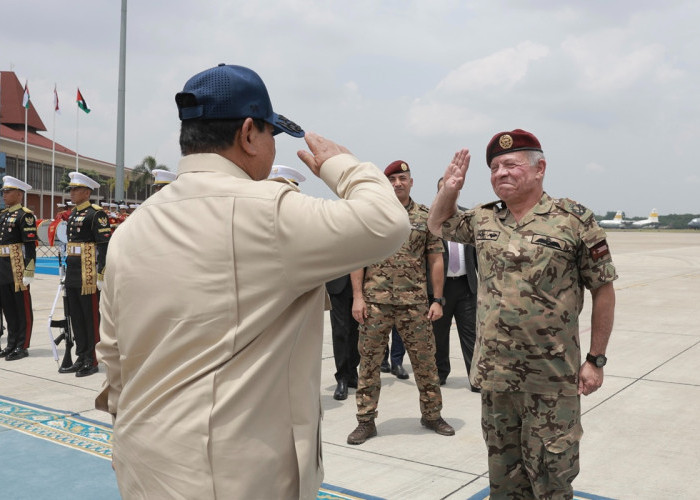 Prabowo Antar Kepulangan Raja Abdullah II, Jet Tempur Kawal Langit Jakarta