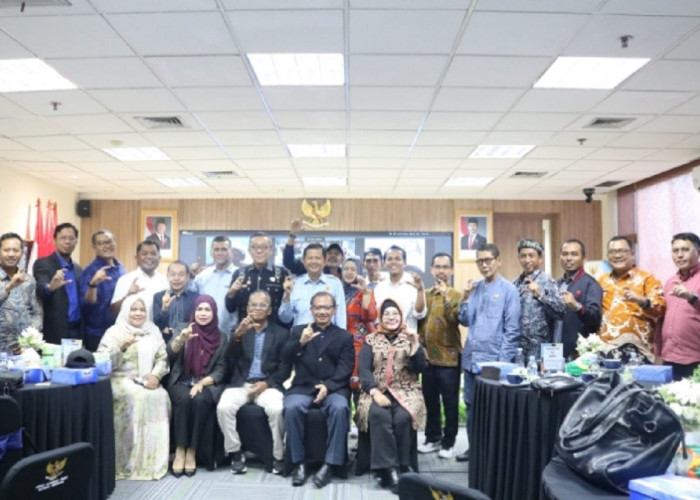 KI dan Sekdis Kominfosantik Sulteng Hadiri FGD Revisi Kode Etik, Tegaskan Pentingnya Penguatan Integritas Lemb