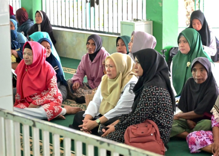 Wagub Sulteng Salurkan 439 Paket Sembako dalam Kegiatan Tebar Harapan Ramadan