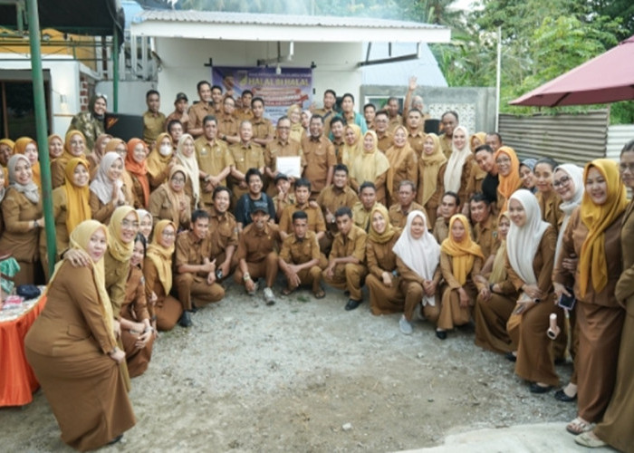 Haru di Halalbihalal Dinas Koperasi Sulteng, ASN Purna Bakti Dilepas Penuh Penghargaan