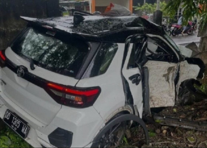Istri Anggota DPRD Sulsel Tewas dalam Kecelakaan di Tol Makassar, Ini Dugaan Penyebabnya