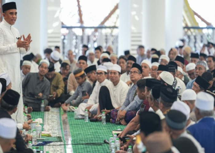 Masjid Raya Baitul Khairaat Dipadati Jemaah, Gubernur Sulteng Serukan Perbaikan Diri