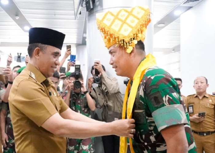 Gubernur Anwar Hafid Sambut Pangdam XXII/Palaka Wira yang Baru Tiba di Palu