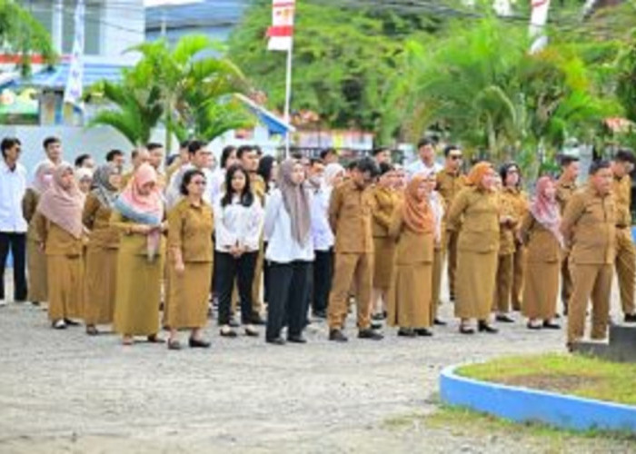 Diskominfosantik Sulteng Gelar Apel Pagi: Plt Kadis Tekankan Integritas dan Disiplin Pegawai