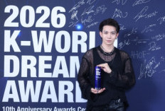 Evan Raih Penghargaan 'Musisi Serba Bisa' di K-World Dream Awards