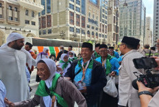 Kloter Perdana Jemaah Haji Indonesia Tiba di Madinah, Layanan Lancar dan Fast Track Permudah Proses