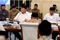 Prabowo dan Kabinet Tunaikan Zakat di Istana, Baznas Targetkan Penghimpunan Rp60 Triliun